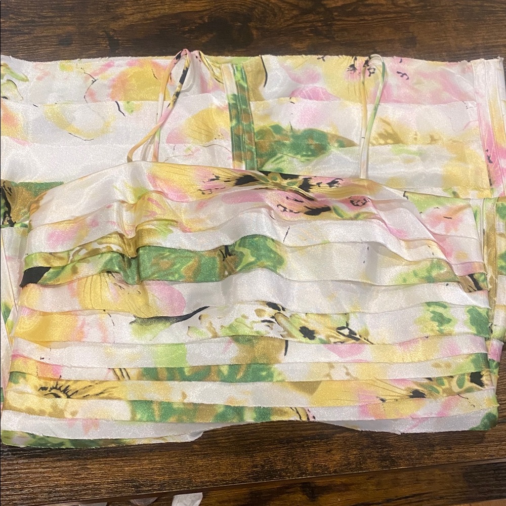 Beautiful floral silk Dress with wrap - Picture 9 of 14